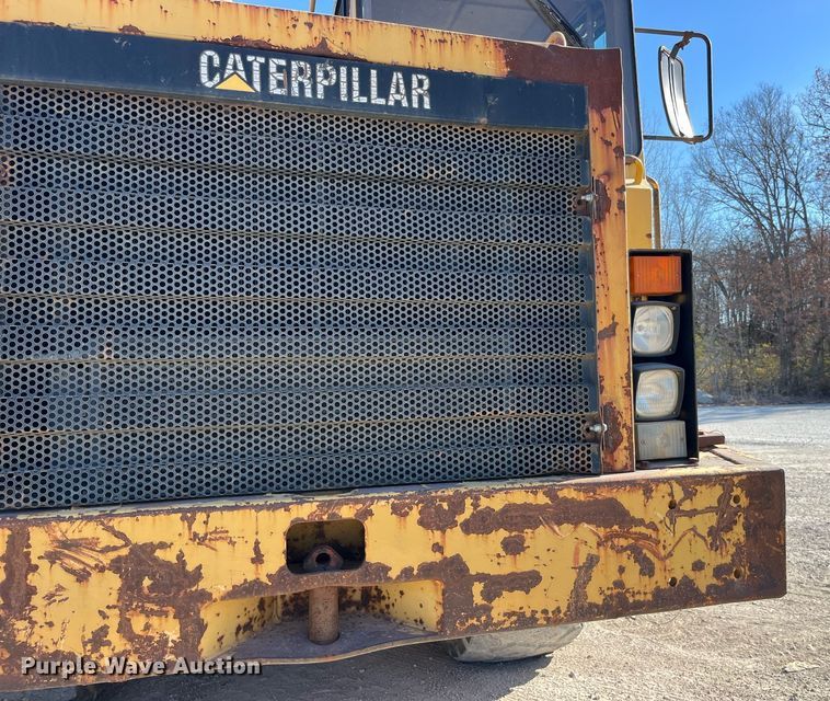 image for item LD9854 1995 Caterpillar D400D  haul truck