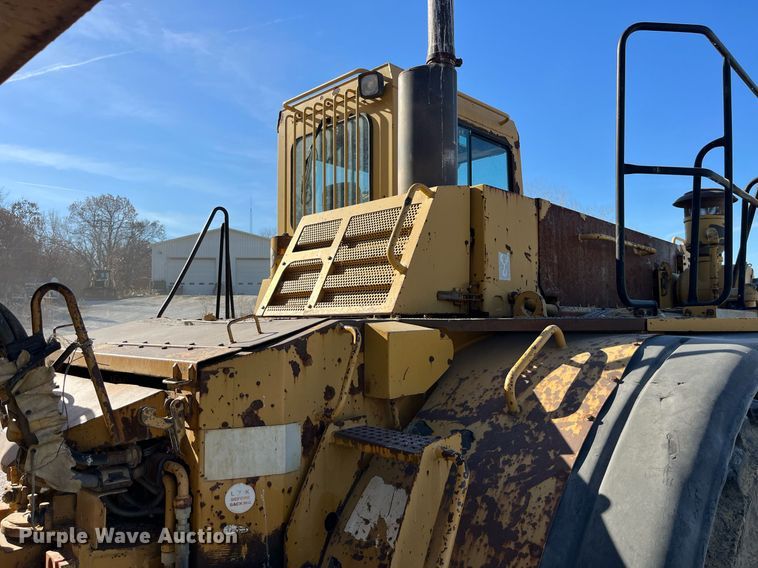 image for item LD9854 1995 Caterpillar D400D  haul truck