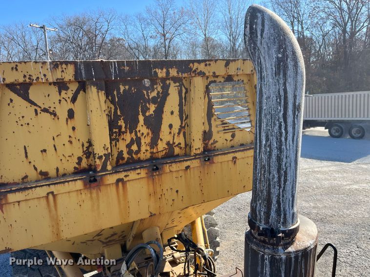 image for item LD9854 1995 Caterpillar D400D  haul truck