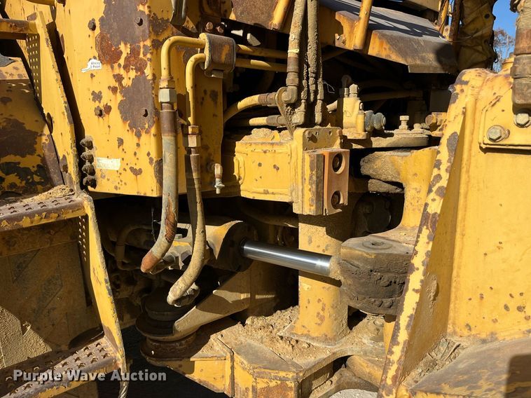 image for item LD9854 1995 Caterpillar D400D  haul truck