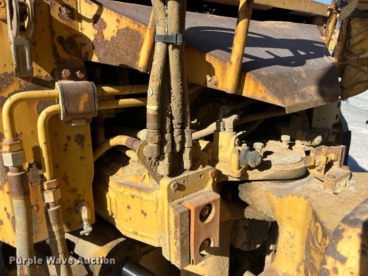 image for item LD9854 1995 Caterpillar D400D  haul truck