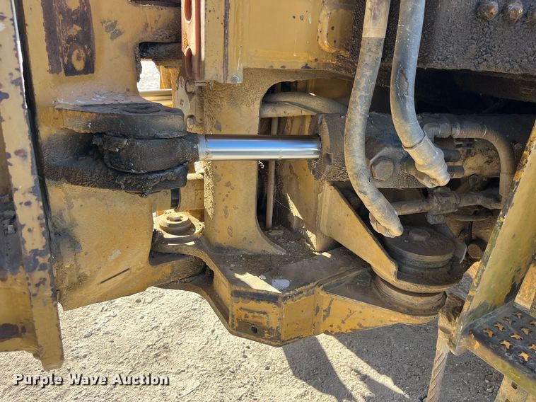 image for item LD9854 1995 Caterpillar D400D  haul truck