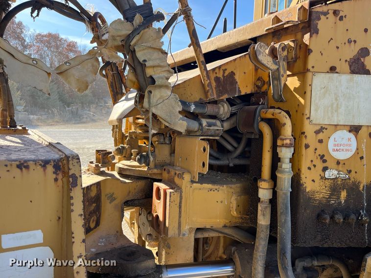 image for item LD9854 1995 Caterpillar D400D  haul truck