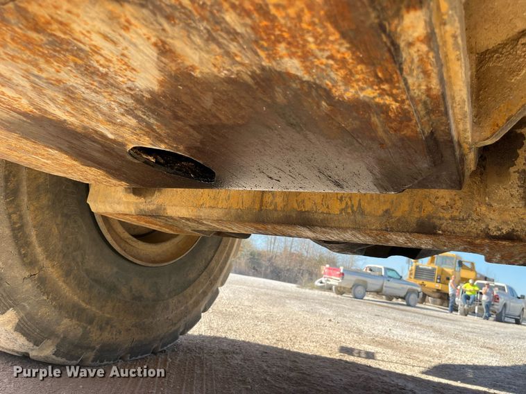 image for item LD9854 1995 Caterpillar D400D  haul truck