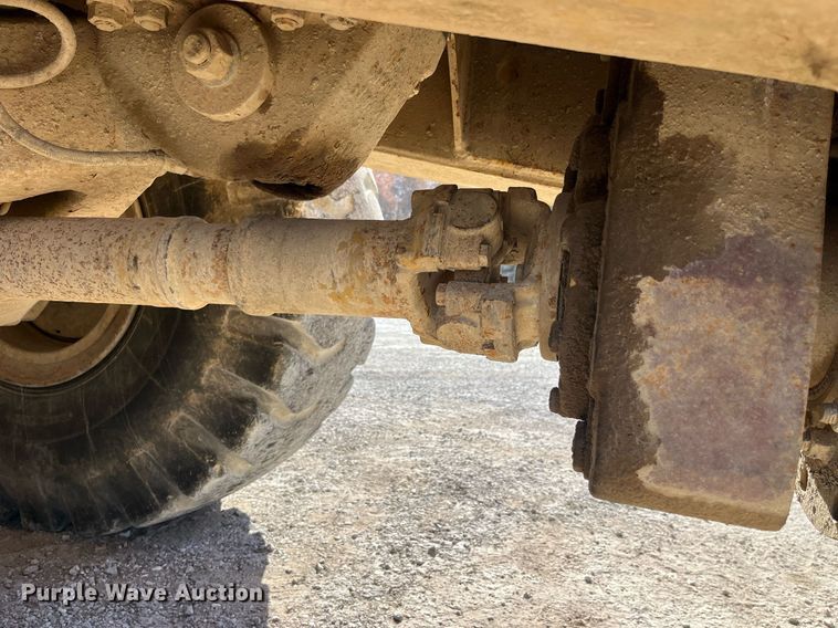 image for item LD9854 1995 Caterpillar D400D  haul truck