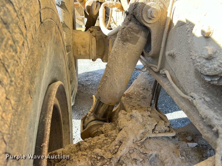 image for item LD9854 1995 Caterpillar D400D  haul truck