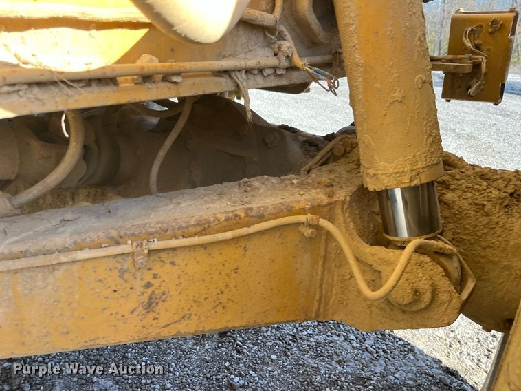 image for item LD9854 1995 Caterpillar D400D  haul truck