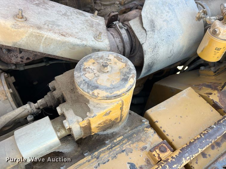 image for item LD9854 1995 Caterpillar D400D  haul truck