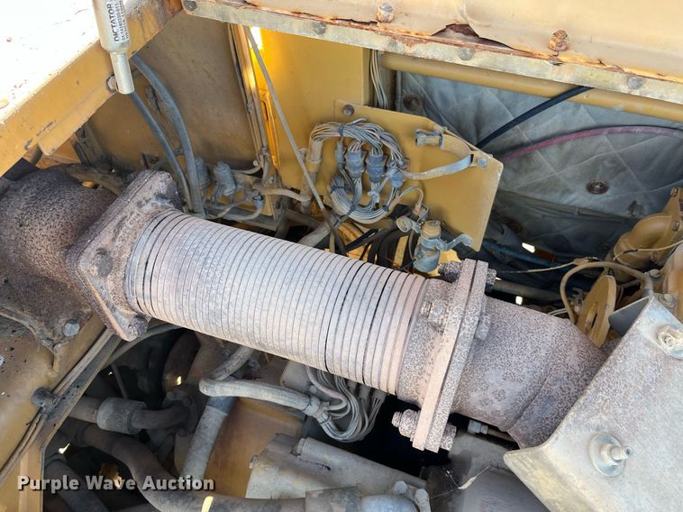 image for item LD9854 1995 Caterpillar D400D  haul truck