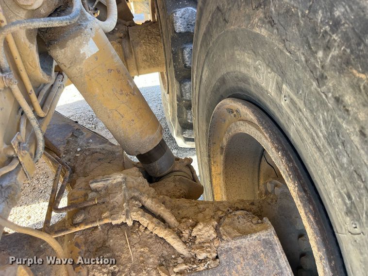 image for item LD9854 1995 Caterpillar D400D  haul truck