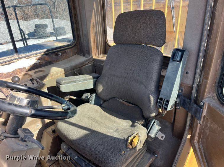 image for item LD9854 1995 Caterpillar D400D  haul truck