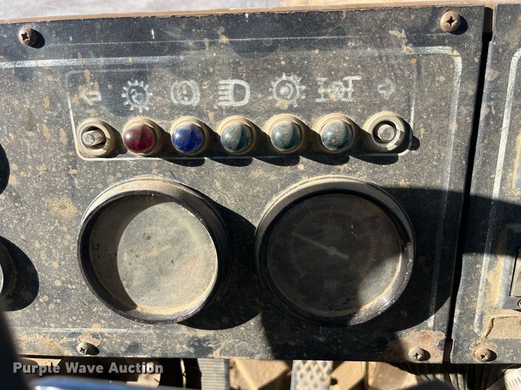 image for item LD9854 1995 Caterpillar D400D  haul truck