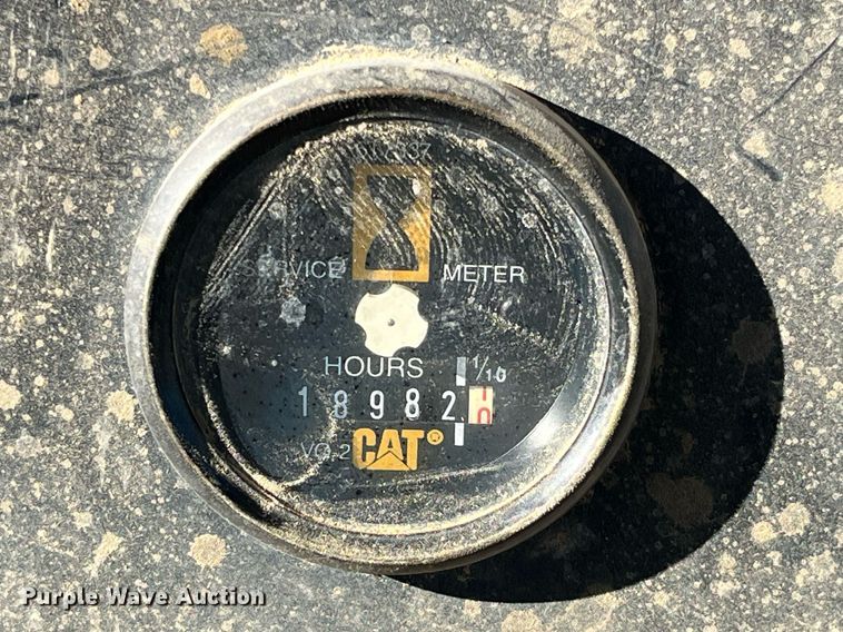 image for item LD9854 1995 Caterpillar D400D  haul truck