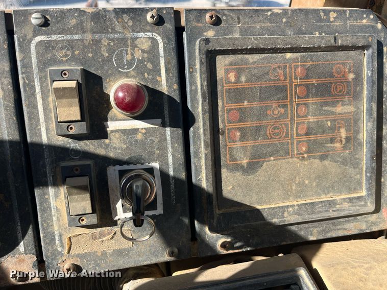 image for item LD9854 1995 Caterpillar D400D  haul truck