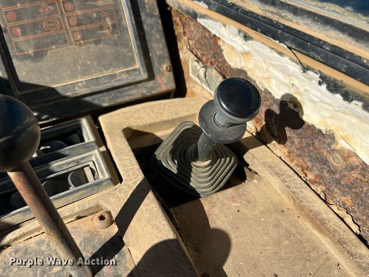 image for item LD9854 1995 Caterpillar D400D  haul truck