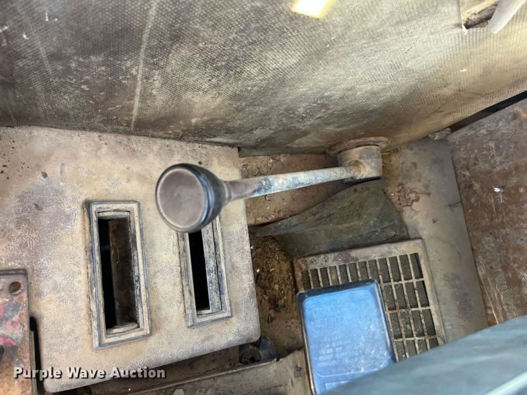 image for item LD9854 1995 Caterpillar D400D  haul truck