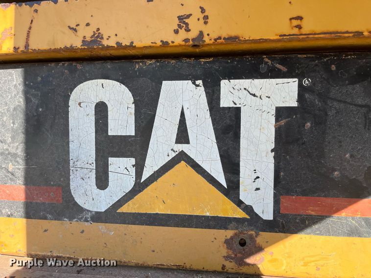 image for item LD9854 1995 Caterpillar D400D  haul truck