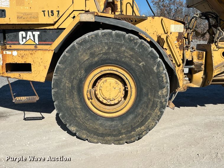image for item LD9854 1995 Caterpillar D400D  haul truck