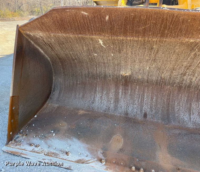 image for item LD9855 2011 Komatsu WA480-6  wheel loader