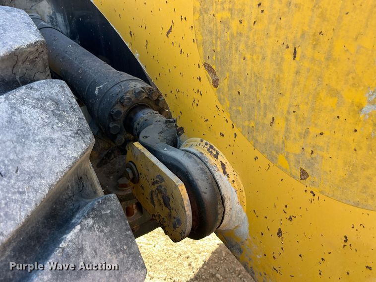 image for item LD9855 2011 Komatsu WA480-6  wheel loader