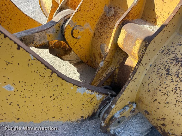 image for item LD9855 2011 Komatsu WA480-6  wheel loader