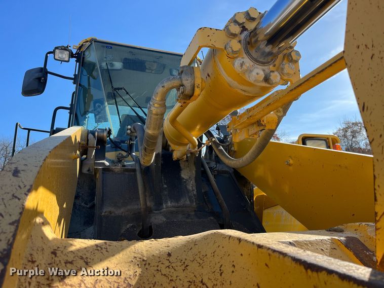 image for item LD9855 2011 Komatsu WA480-6  wheel loader