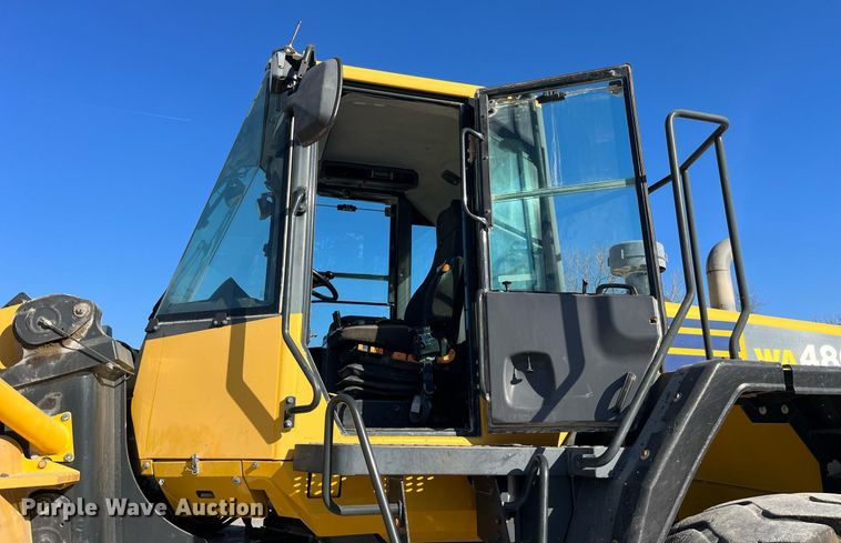 image for item LD9855 2011 Komatsu WA480-6  wheel loader