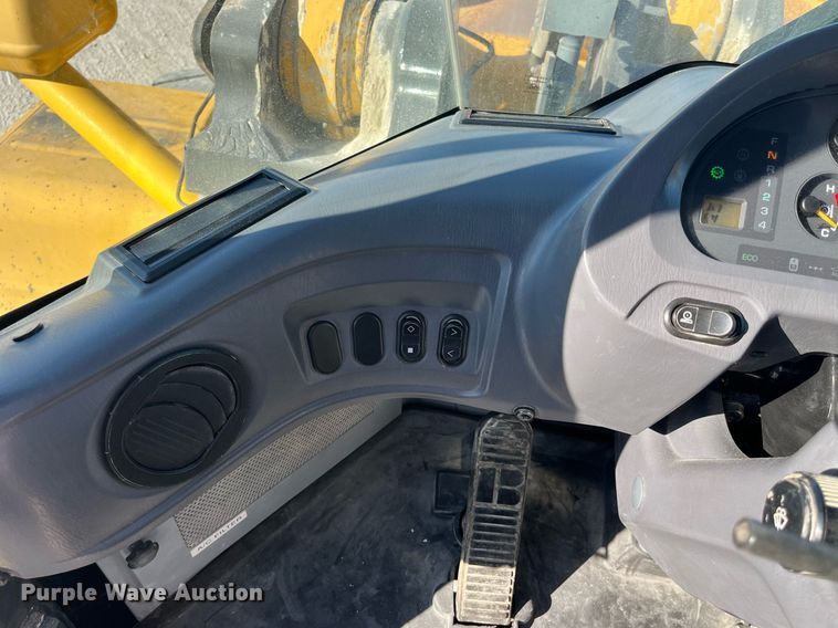 image for item LD9855 2011 Komatsu WA480-6  wheel loader