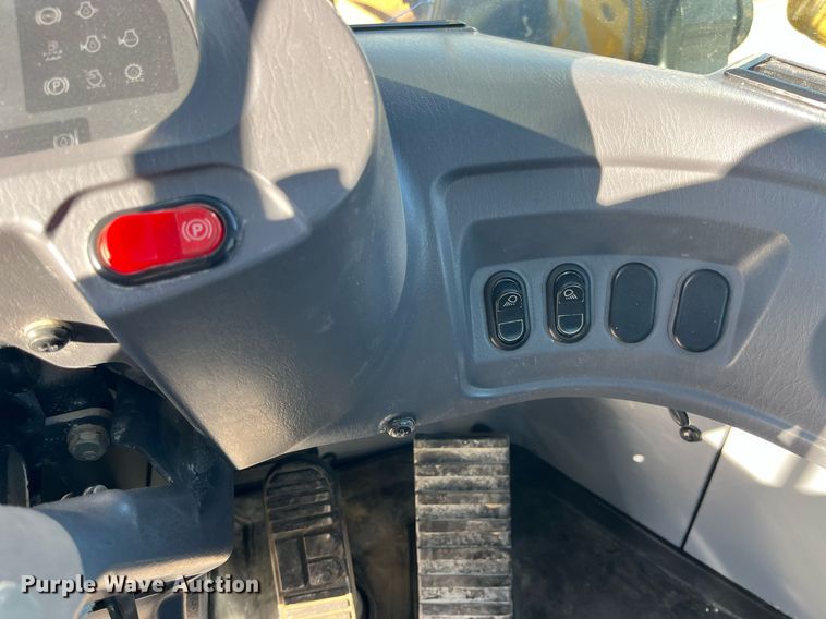 image for item LD9855 2011 Komatsu WA480-6  wheel loader