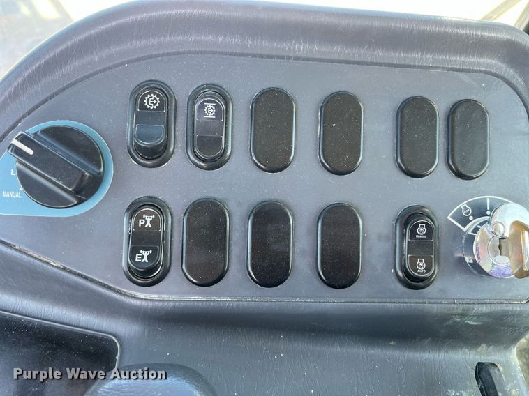 image for item LD9855 2011 Komatsu WA480-6  wheel loader