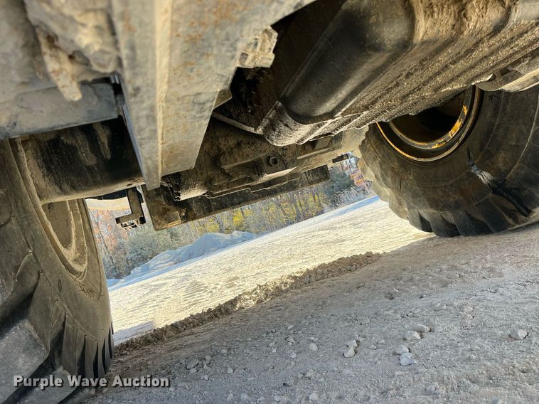 image for item LD9855 2011 Komatsu WA480-6  wheel loader