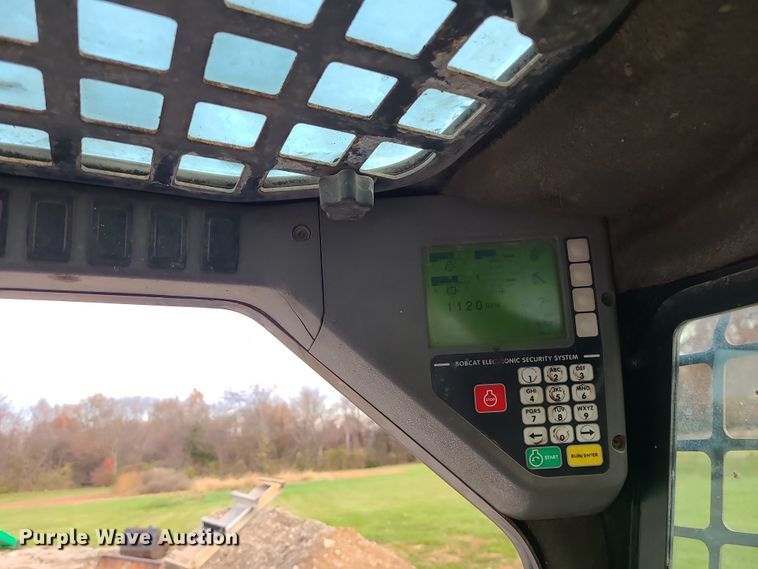 image for item LJ9328 2008 Bobcat S250  skid steer loader