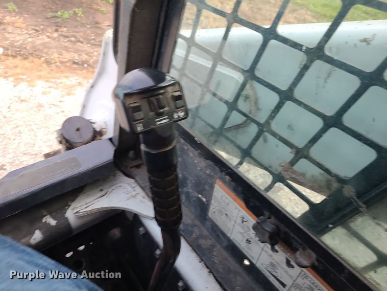 image for item LJ9328 2008 Bobcat S250  skid steer loader