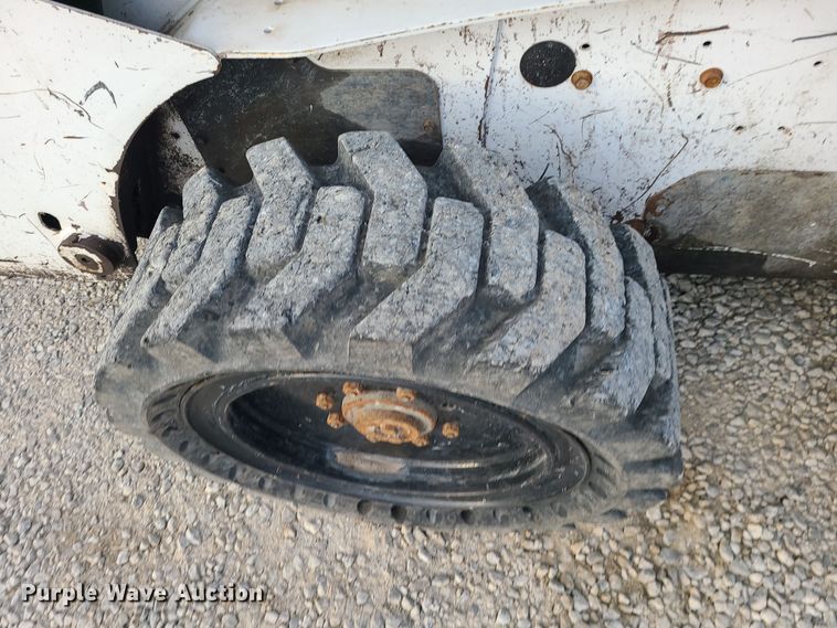 image for item LJ9328 2008 Bobcat S250  skid steer loader