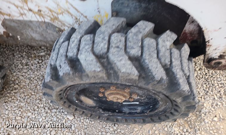 image for item LJ9328 2008 Bobcat S250  skid steer loader