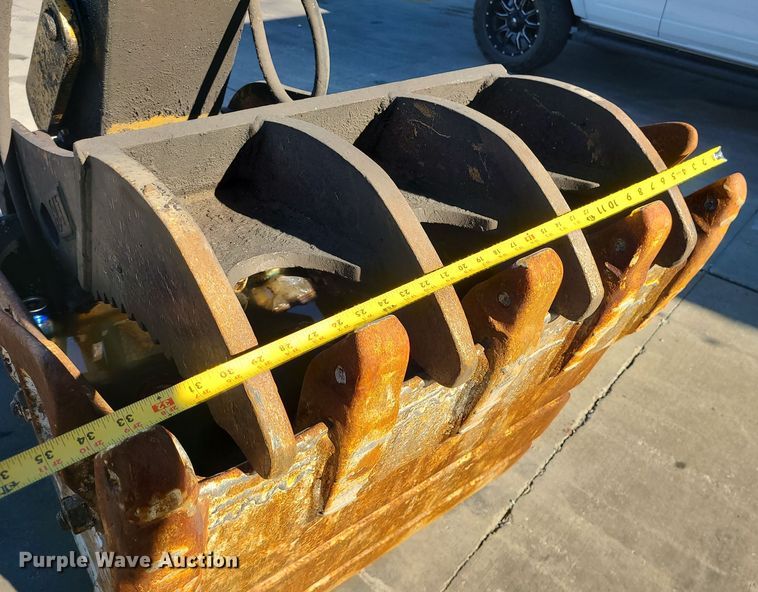 image for item LJ9357 2002 Caterpillar M315  wheeled excavator