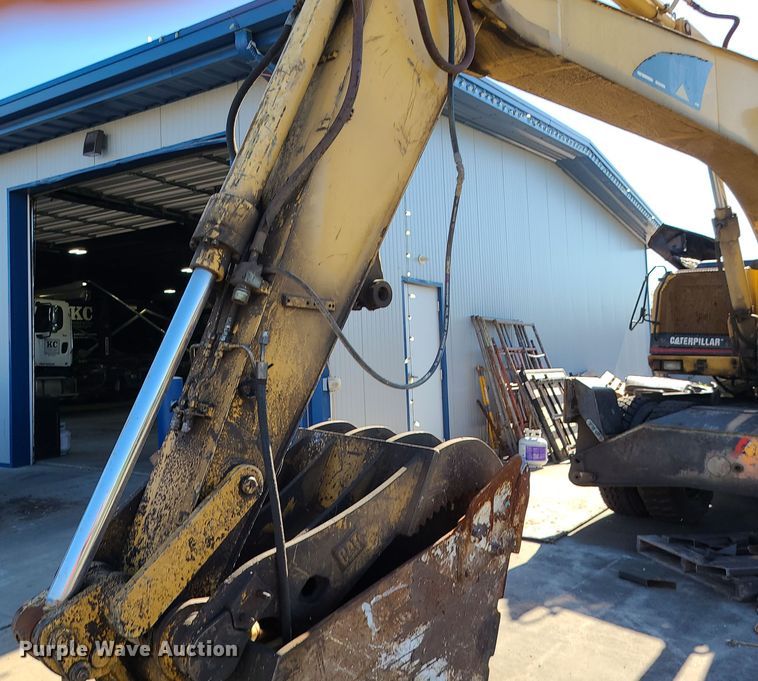 image for item LJ9357 2002 Caterpillar M315  wheeled excavator