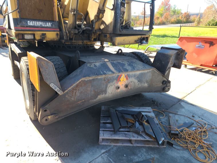 image for item LJ9357 2002 Caterpillar M315  wheeled excavator