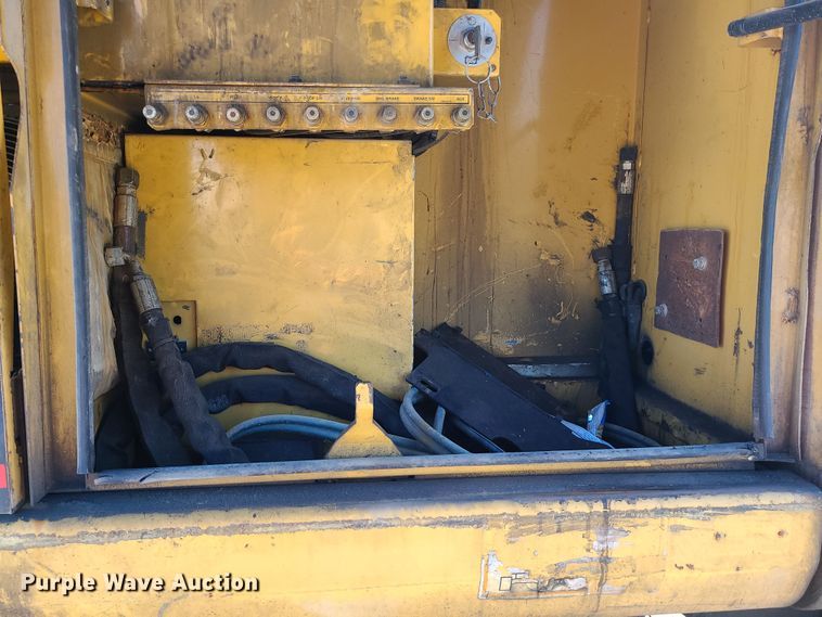 image for item LJ9357 2002 Caterpillar M315  wheeled excavator