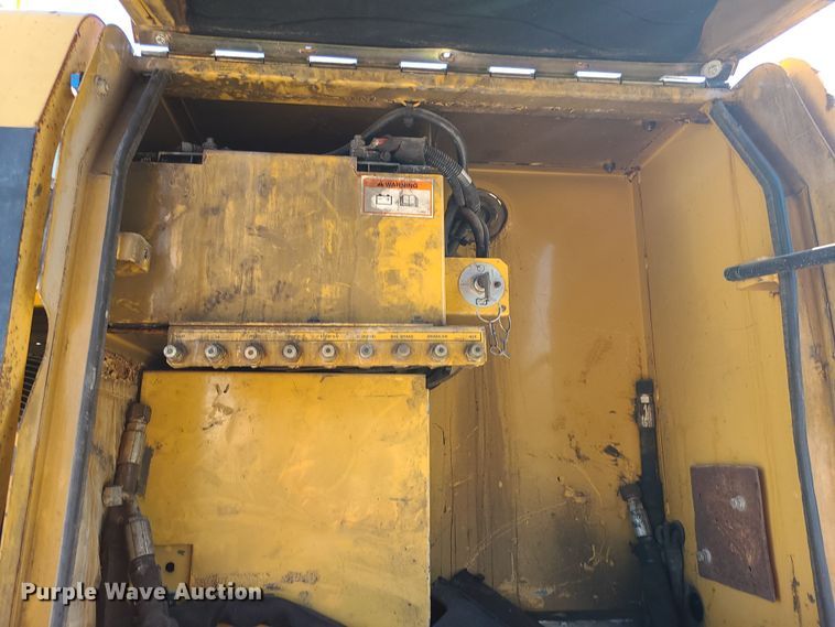 image for item LJ9357 2002 Caterpillar M315  wheeled excavator