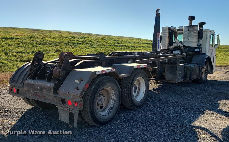 image for item LJ9360 2013 Mack LEU  hook lift truck