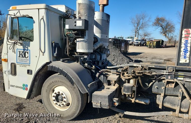 image for item LJ9360 2013 Mack LEU  hook lift truck