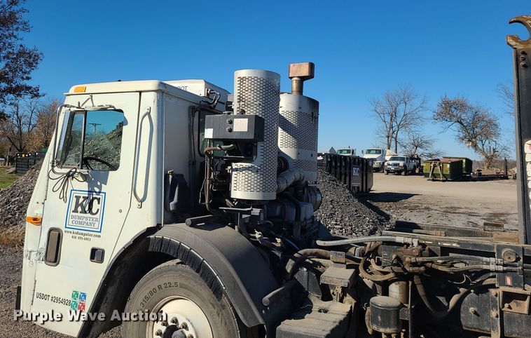 image for item LJ9360 2013 Mack LEU  hook lift truck