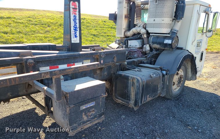 image for item LJ9360 2013 Mack LEU  hook lift truck