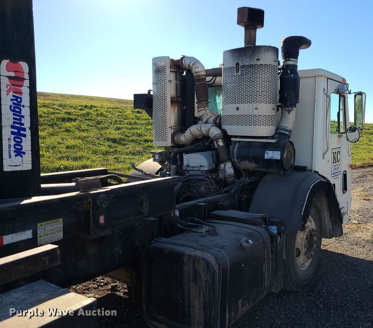 image for item LJ9360 2013 Mack LEU  hook lift truck