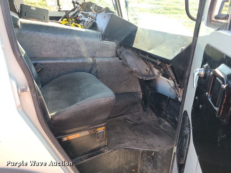 image for item LJ9360 2013 Mack LEU  hook lift truck