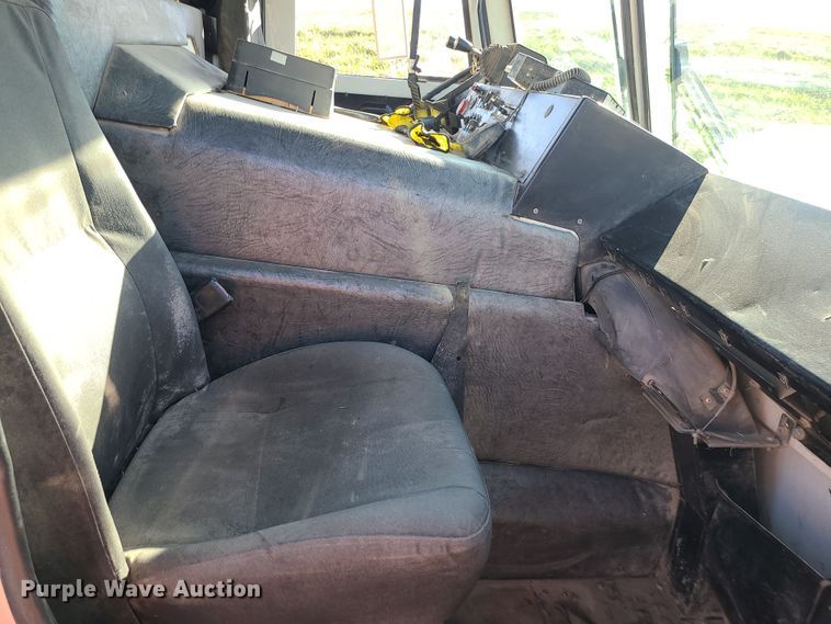 image for item LJ9360 2013 Mack LEU  hook lift truck