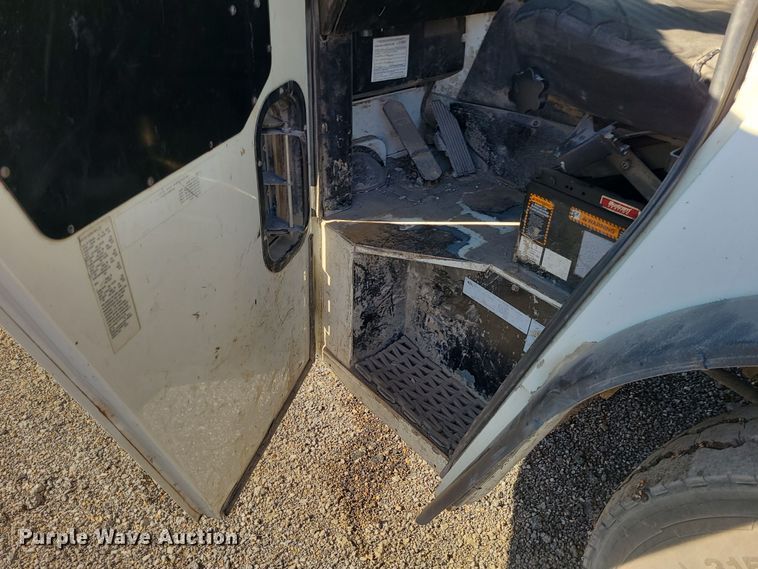 image for item LJ9360 2013 Mack LEU  hook lift truck