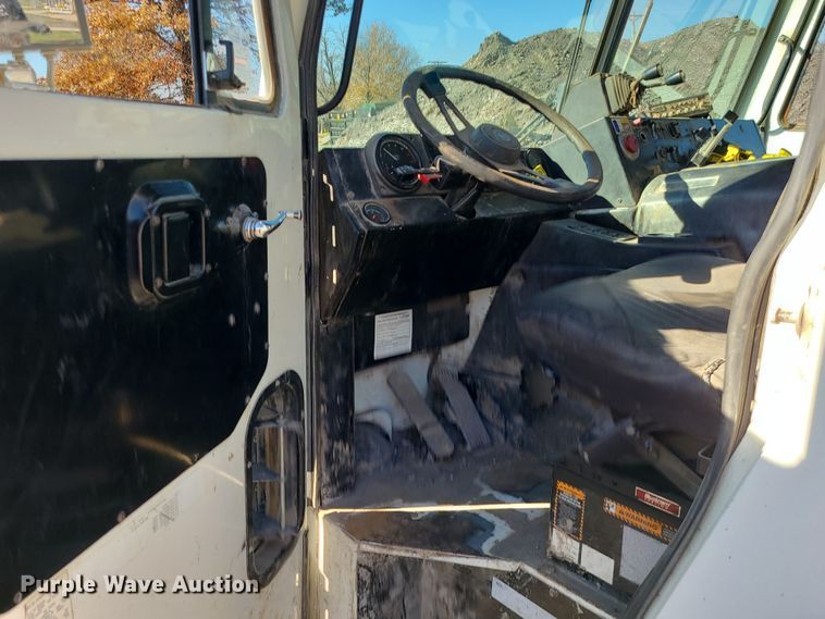 image for item LJ9360 2013 Mack LEU  hook lift truck