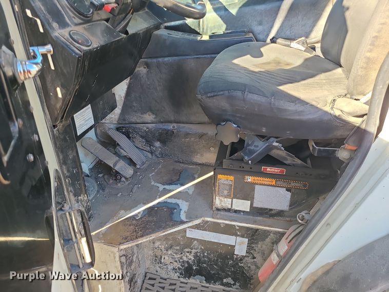 image for item LJ9360 2013 Mack LEU  hook lift truck